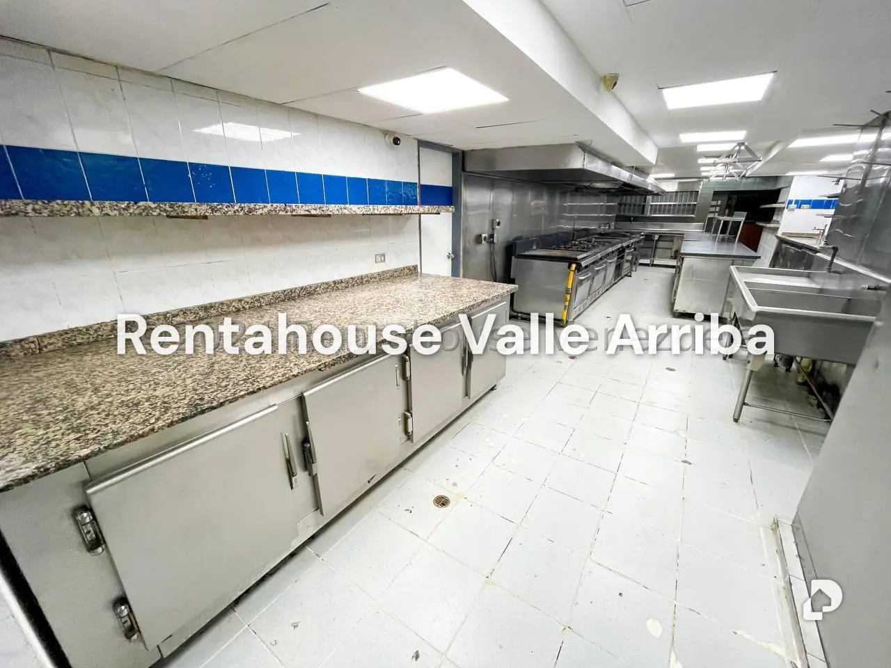 Local comercial en Los Palos Grandes, Caracas – 15