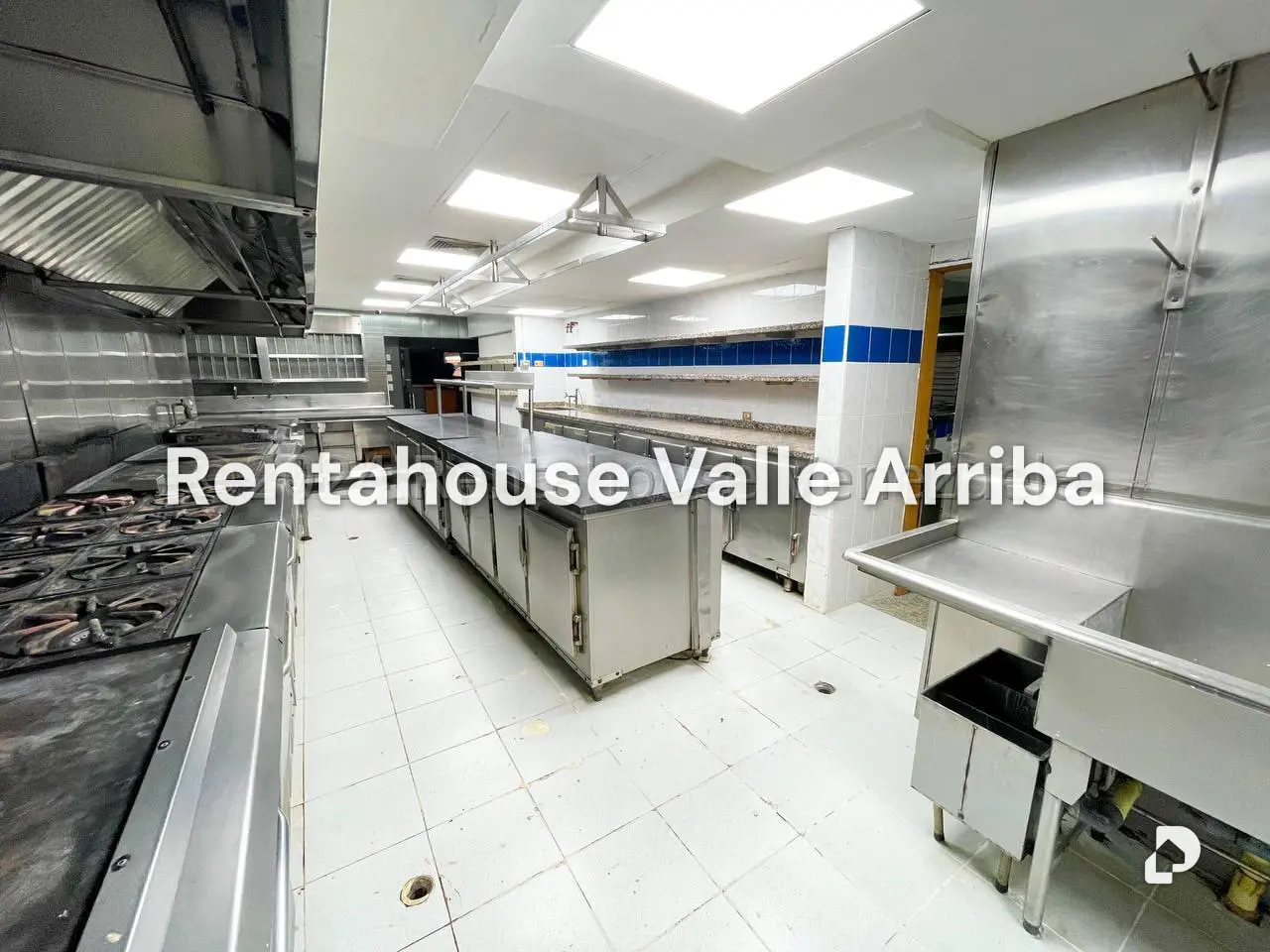 Local comercial en Los Palos Grandes, Caracas – 19