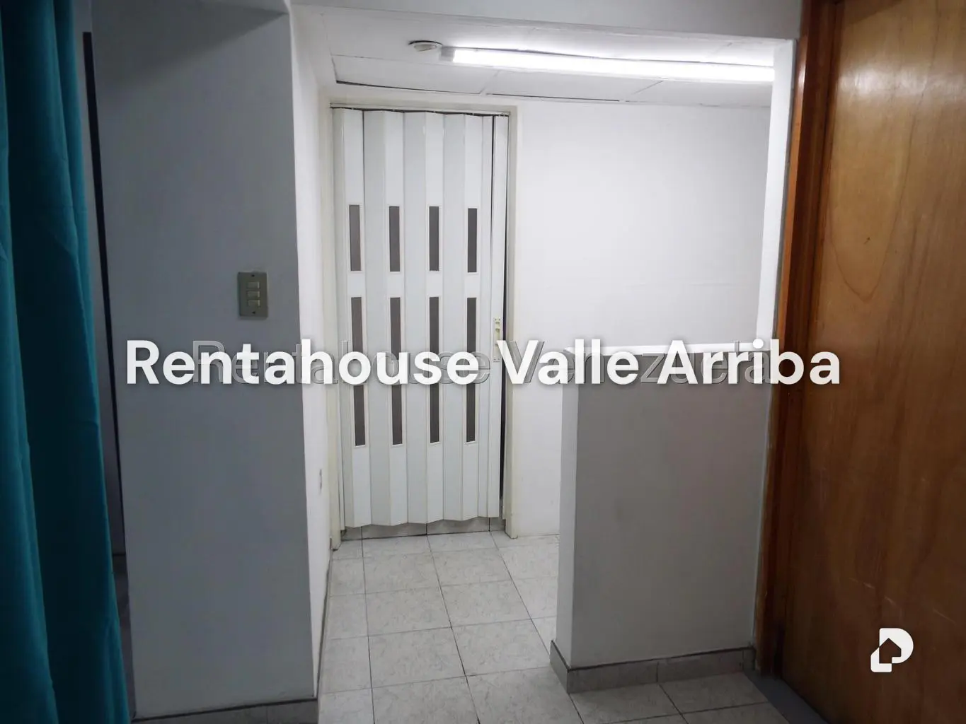 Local comercial en La Carlota, Caracas – 27