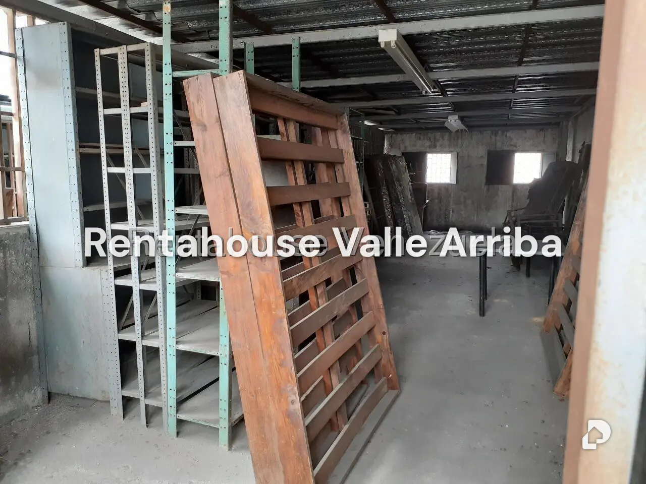 Local comercial en Los Rosales, Caracas – 18