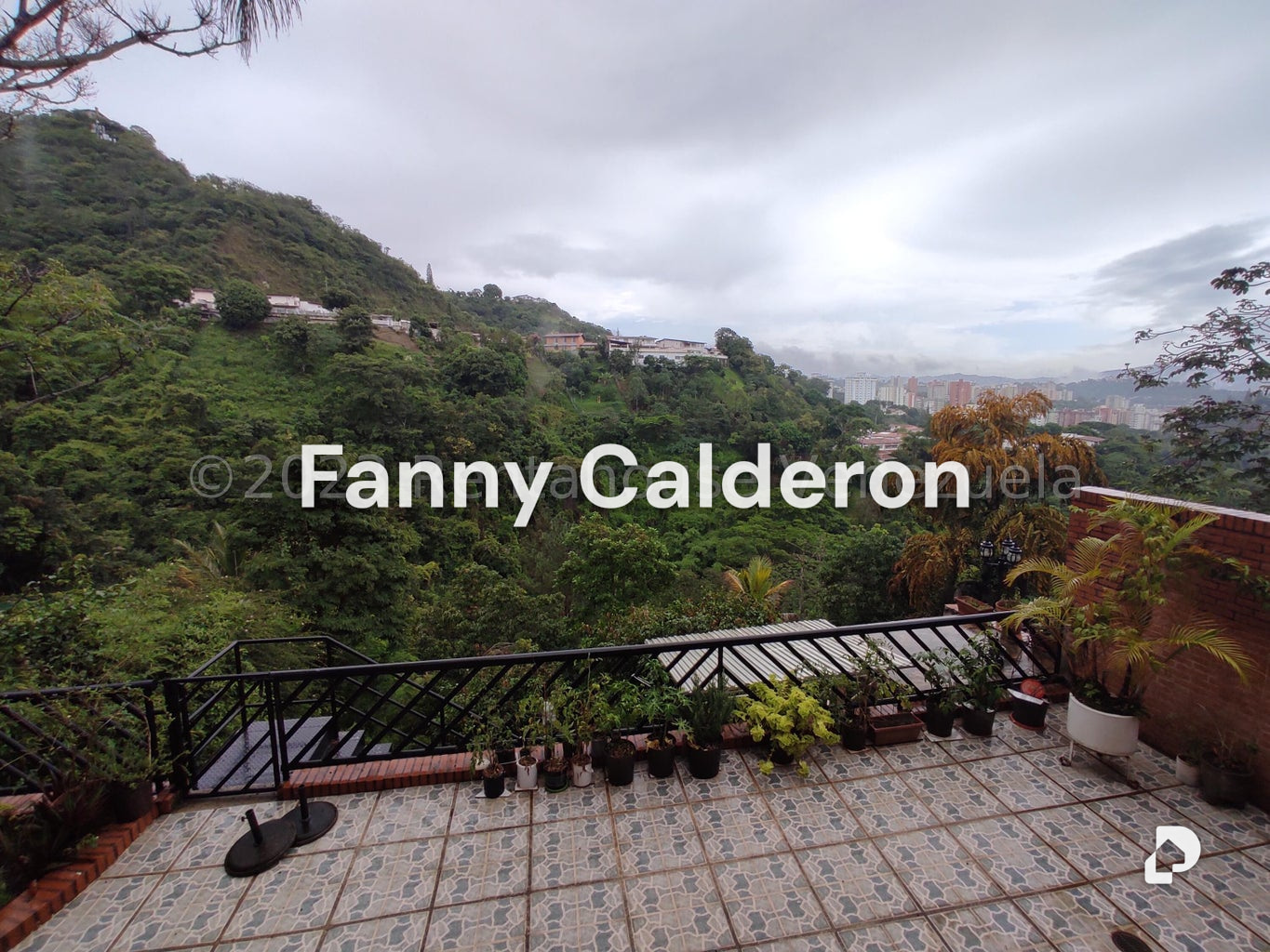 Casa en Colinas de Tamanaco, Caracas – 24