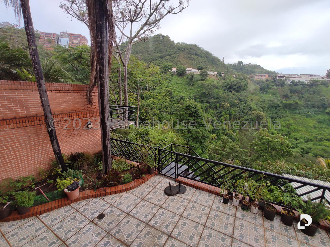 Casa en Colinas de Tamanaco, Caracas – 23