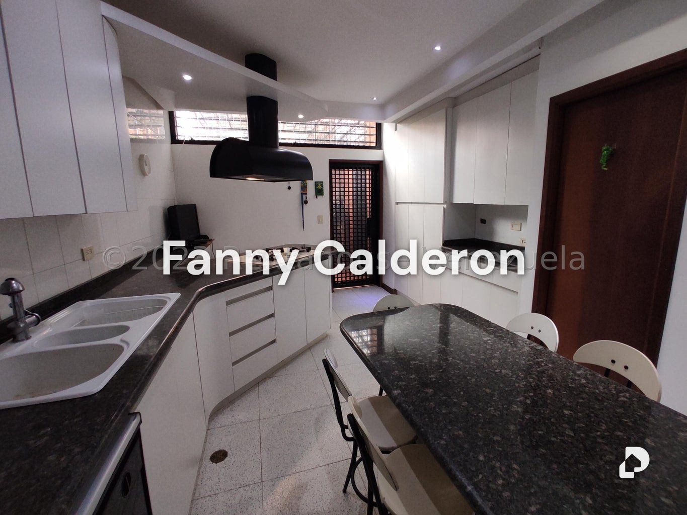 Casa en Colinas de Tamanaco, Caracas – 15