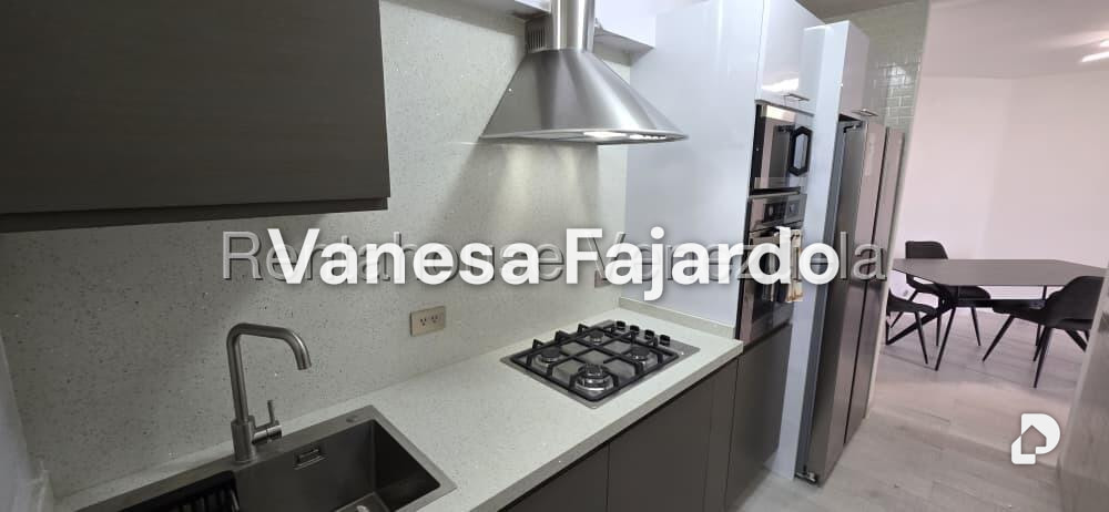 Apartamento en Alto Prado, Caracas – 12