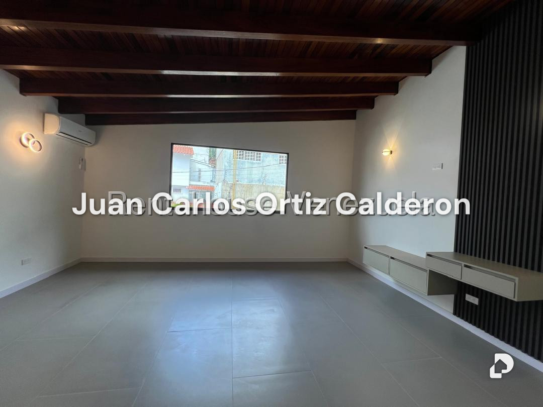 Casa en Los Palos Grandes, Caracas – 18