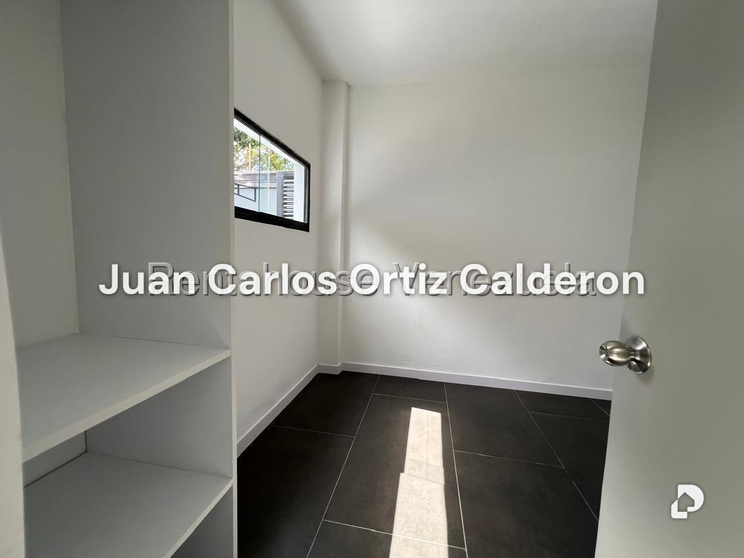 Casa en Los Palos Grandes, Caracas – 22