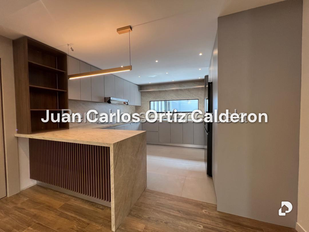 Casa en Los Palos Grandes, Caracas – 9