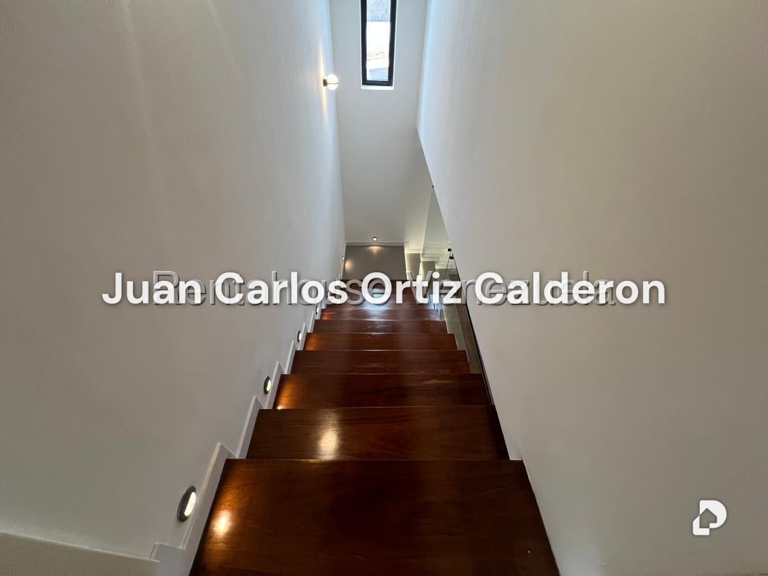 Casa en Los Palos Grandes, Caracas – 29