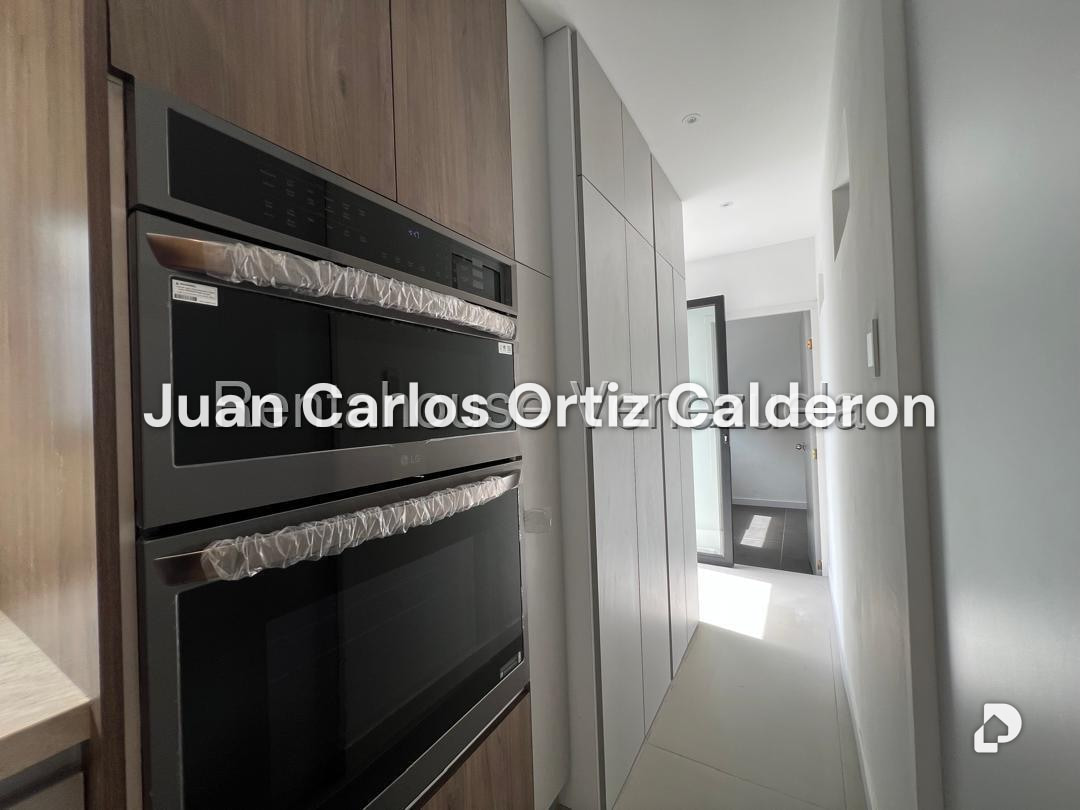 Casa en Los Palos Grandes, Caracas – 11