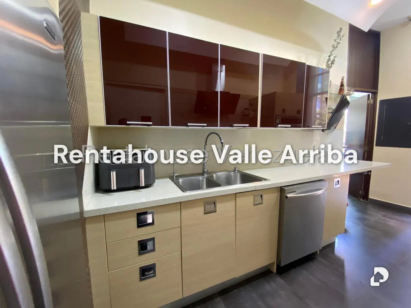 Apartamento en Las Mesetas de Santa Rosa de Lima, Caracas – 26