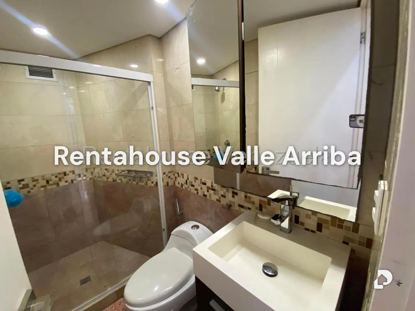 Apartamento en Las Mesetas de Santa Rosa de Lima, Caracas – 5