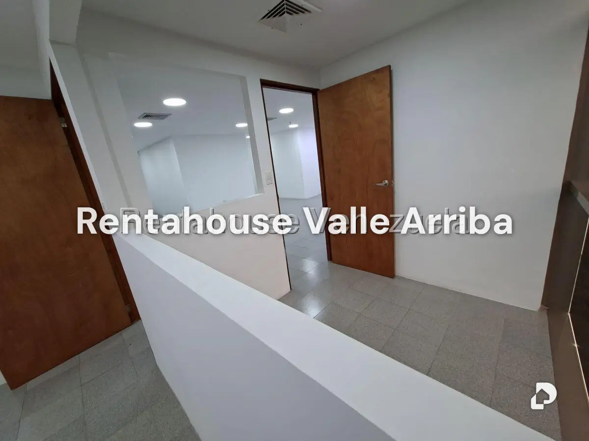 Office in Macaracuay, Caracas – 20