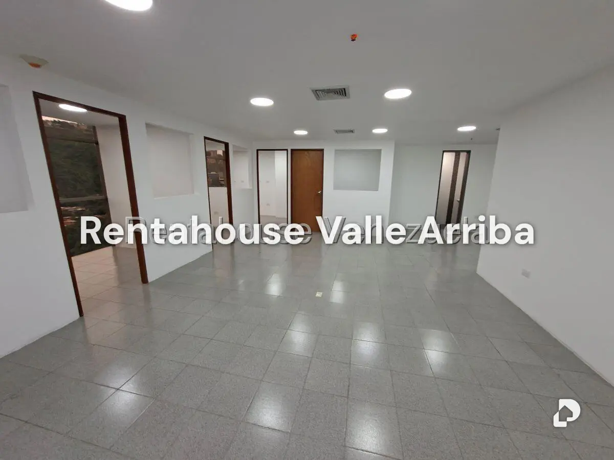 Office in Macaracuay, Caracas – 17