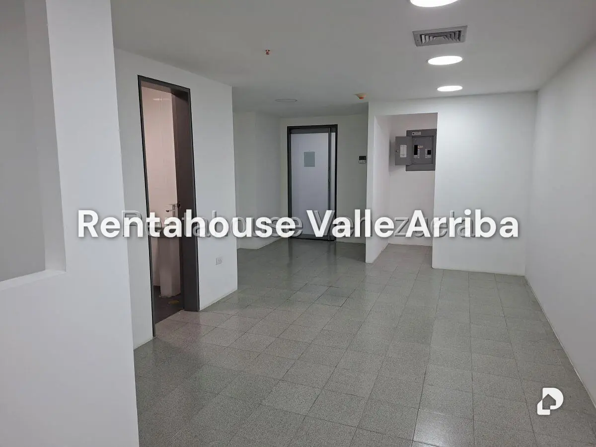 Office in Macaracuay, Caracas – 28