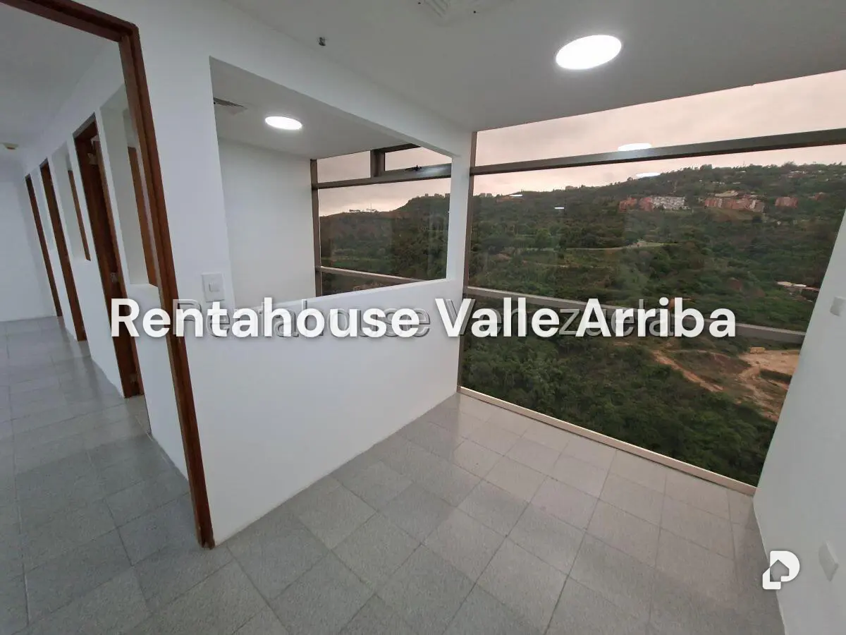 Office in Macaracuay, Caracas – 19