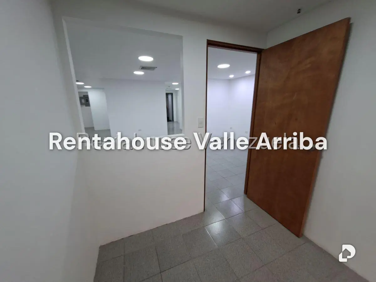 Office in Macaracuay, Caracas – 22