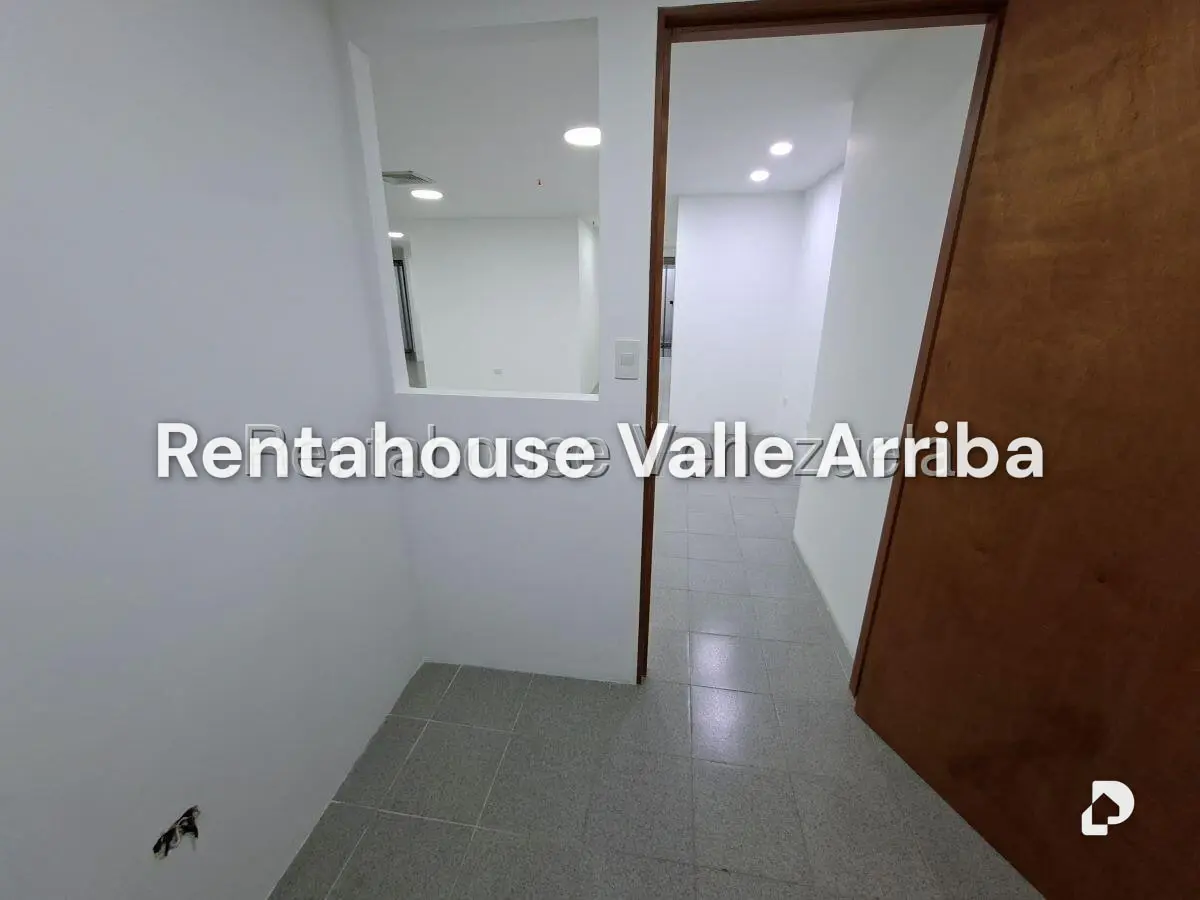 Office in Macaracuay, Caracas – 24