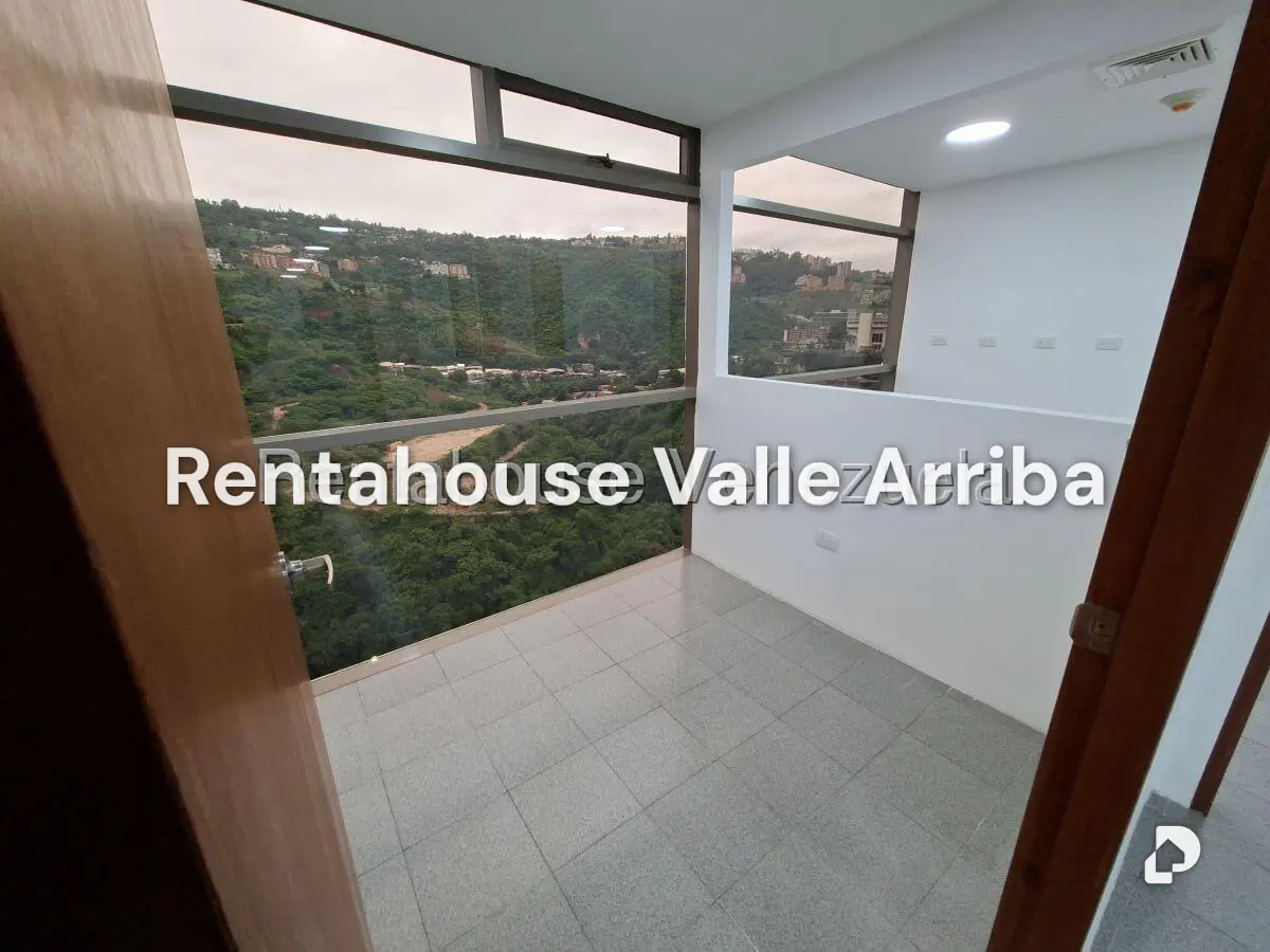 Office in Macaracuay, Caracas – 21