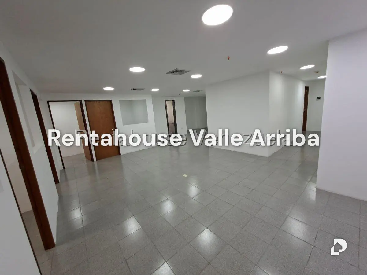 Office in Macaracuay, Caracas – 12