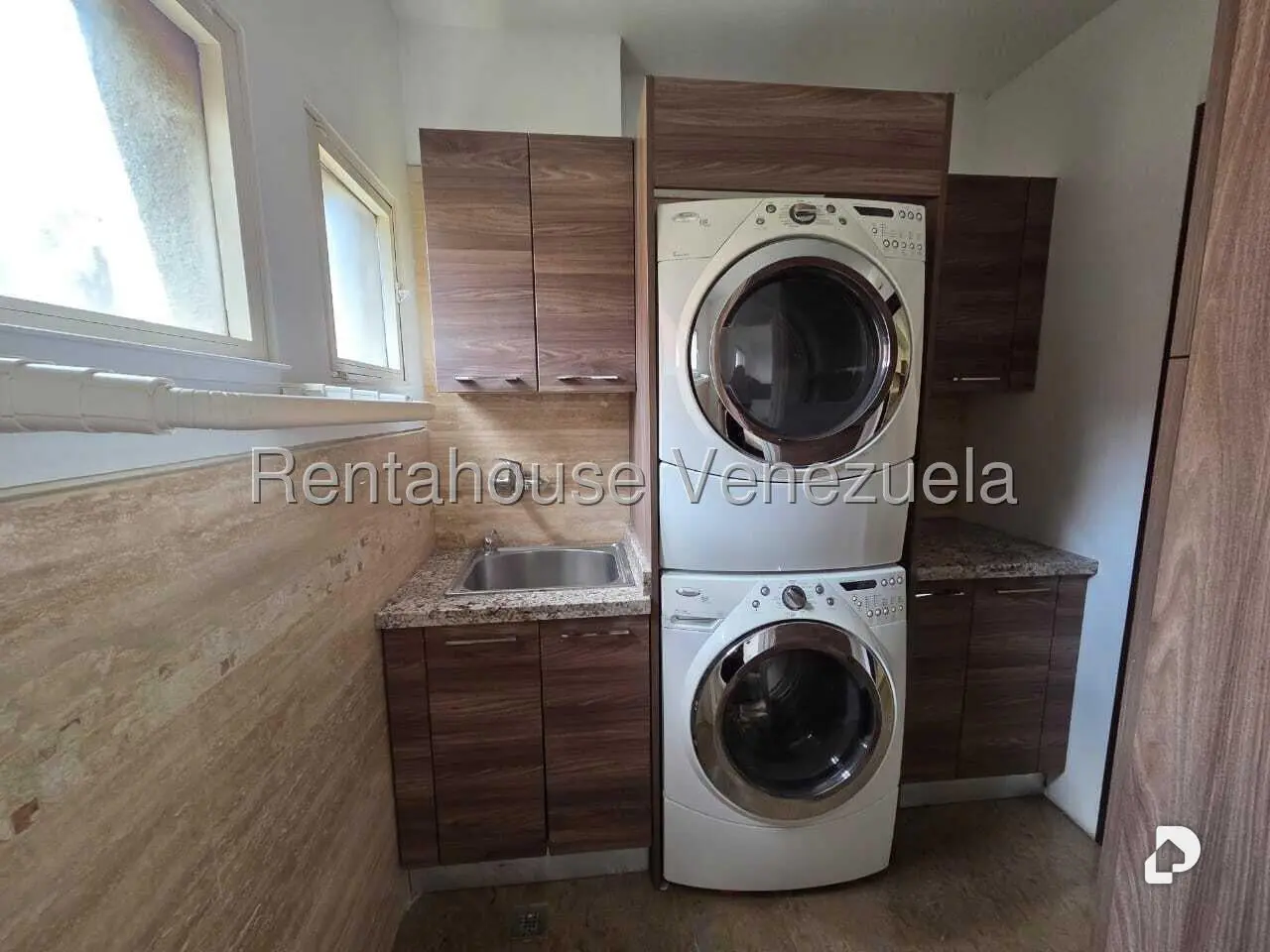 Apartamento en Campo Alegre, Caracas – 24