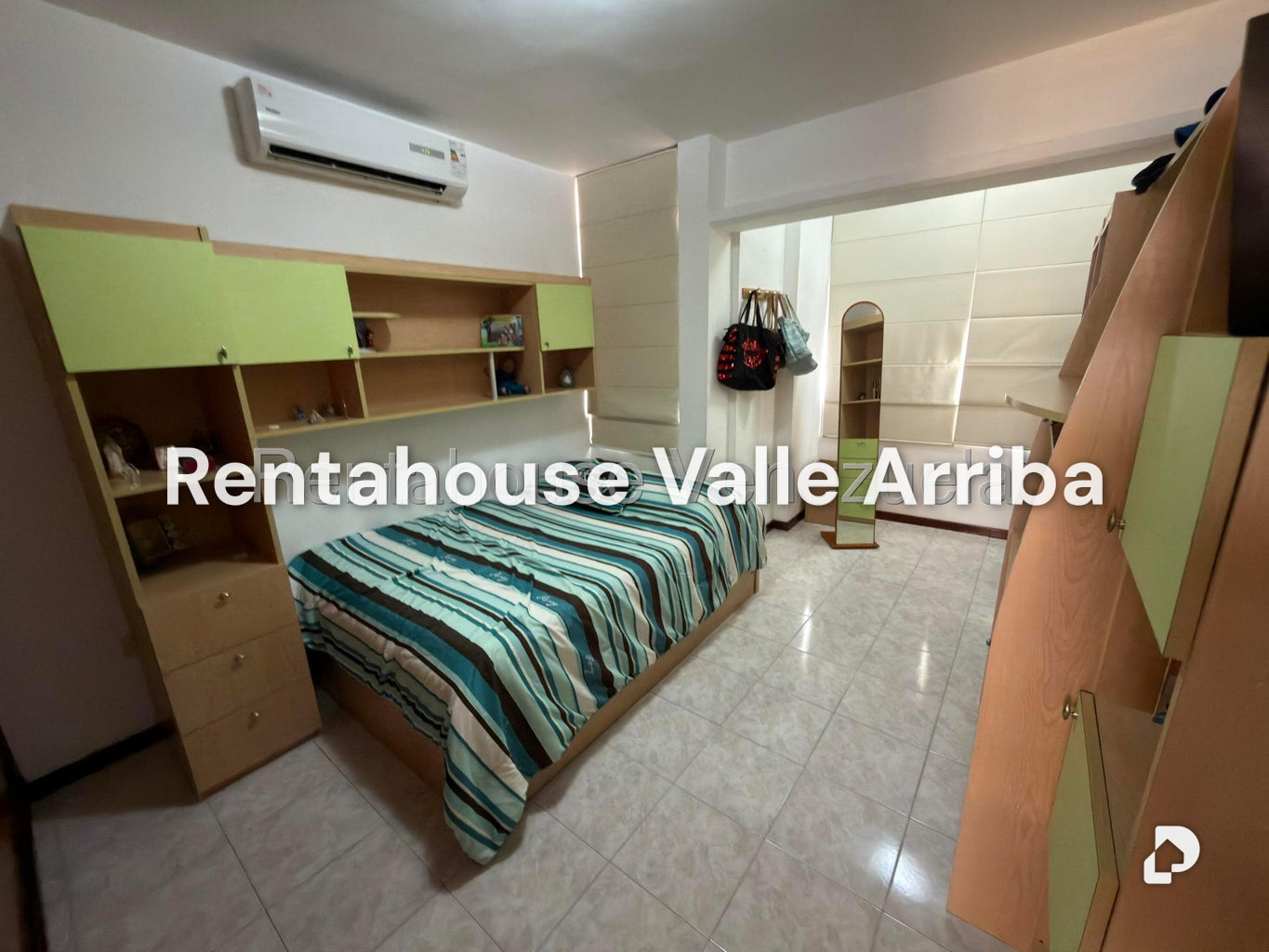 Casa en Alto Prado, Caracas – 30