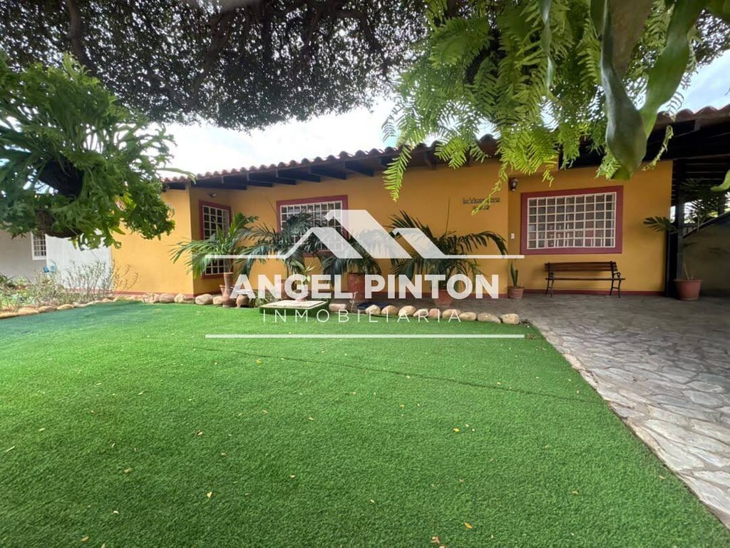 Casa en Avenida Fuerzas Armadas, Maracaibo - 1