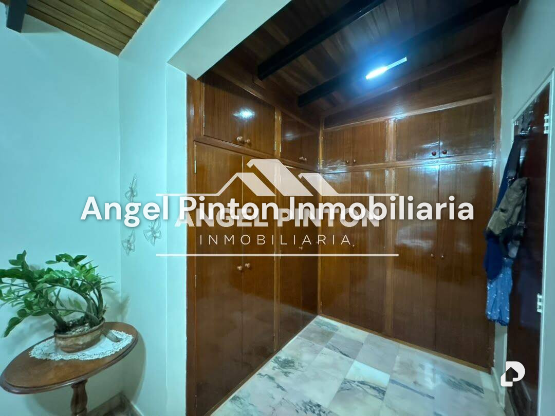 Casa en Avenida Fuerzas Armadas, Maracaibo – 11