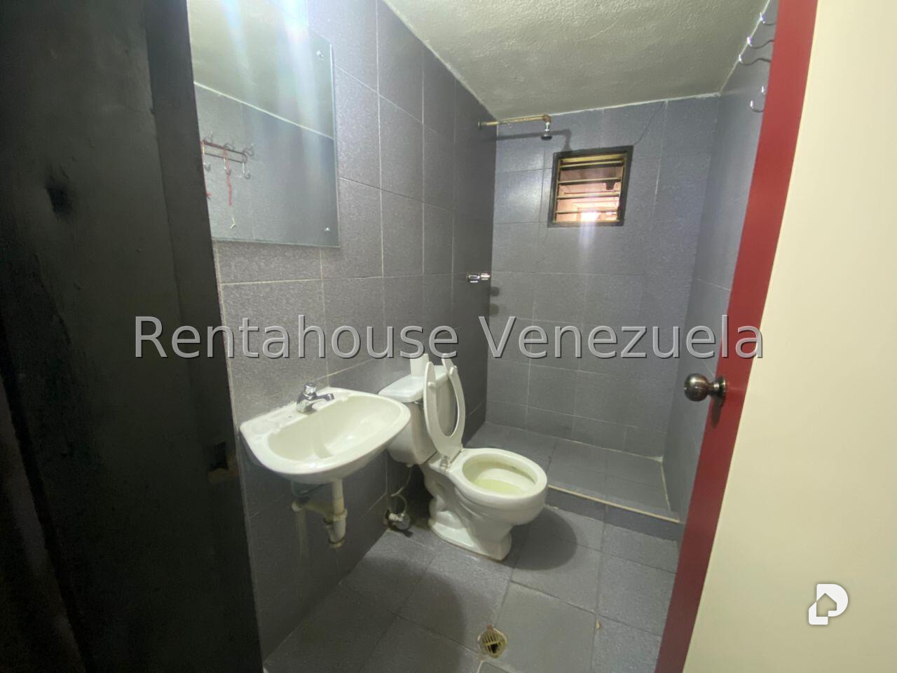 Edificio en La Florida, Caracas – 15