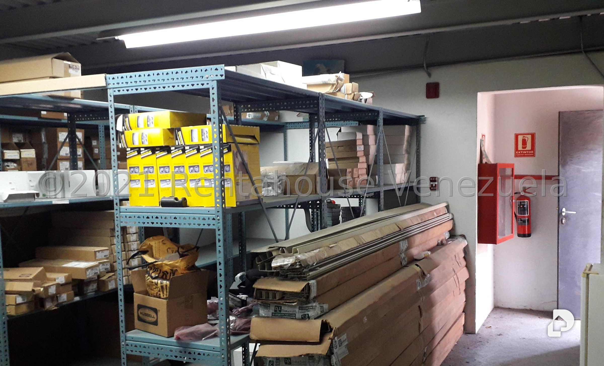 Local comercial en Los Chaguaramos, Caracas – 28
