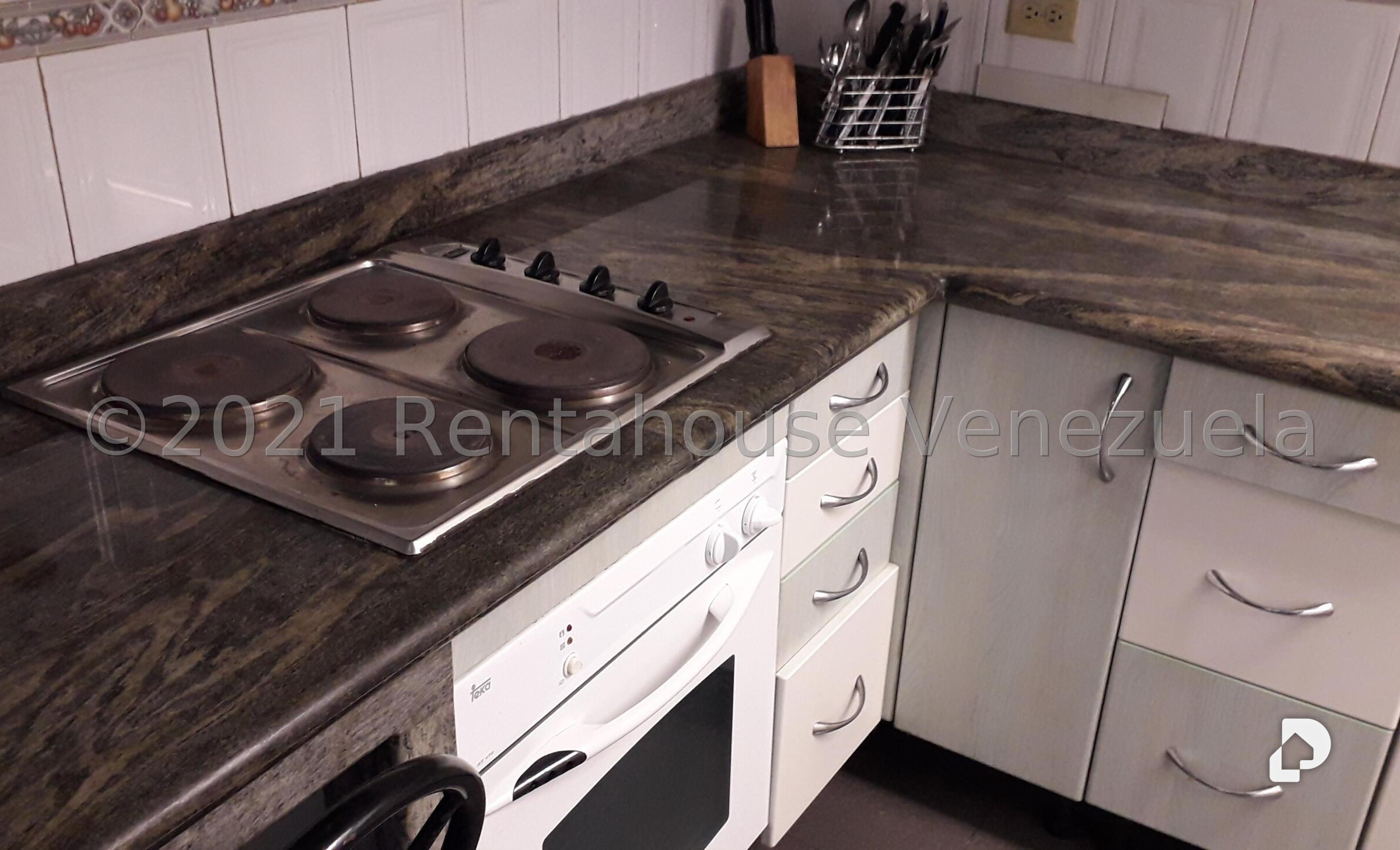 Local comercial en Los Chaguaramos, Caracas – 25