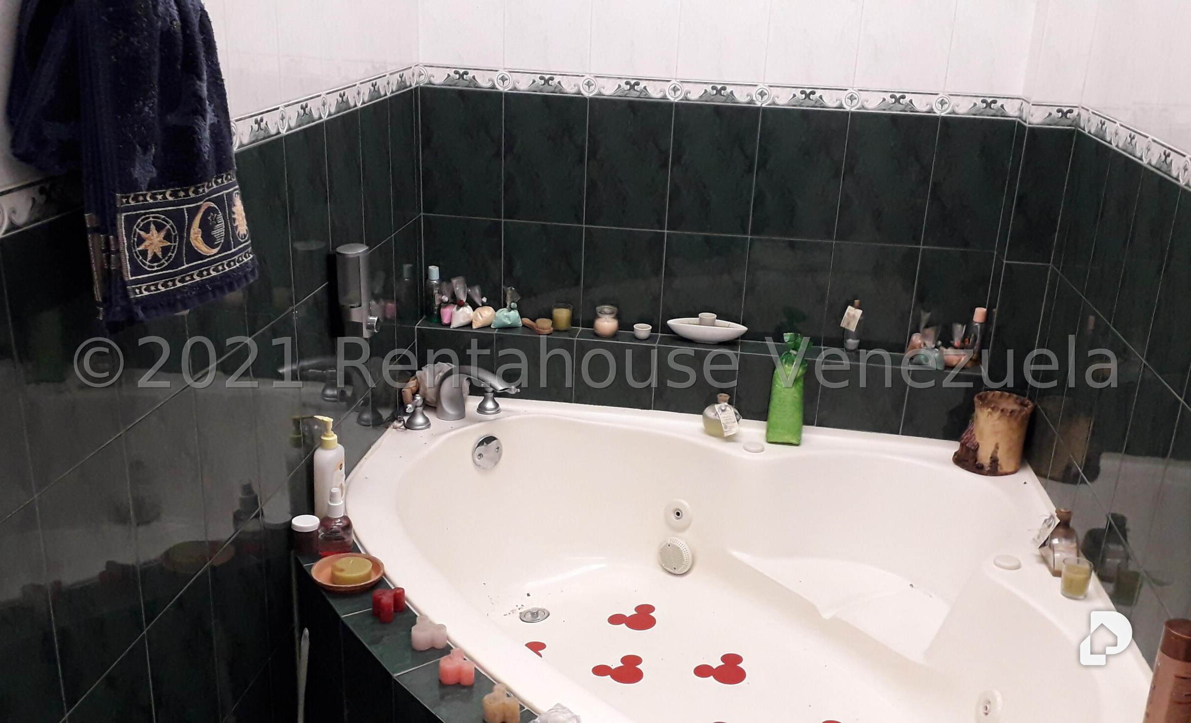 Local comercial en Los Chaguaramos, Caracas – 15