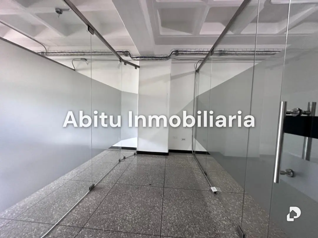 Office in La Trinidad, Caracas – 25