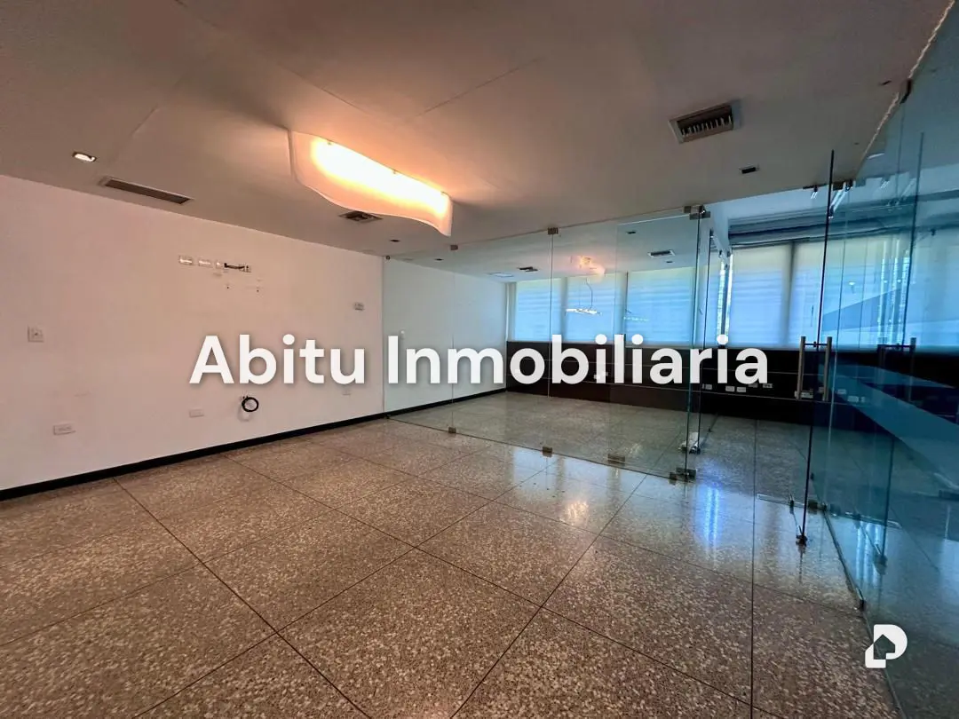 Office in La Trinidad, Caracas – 17