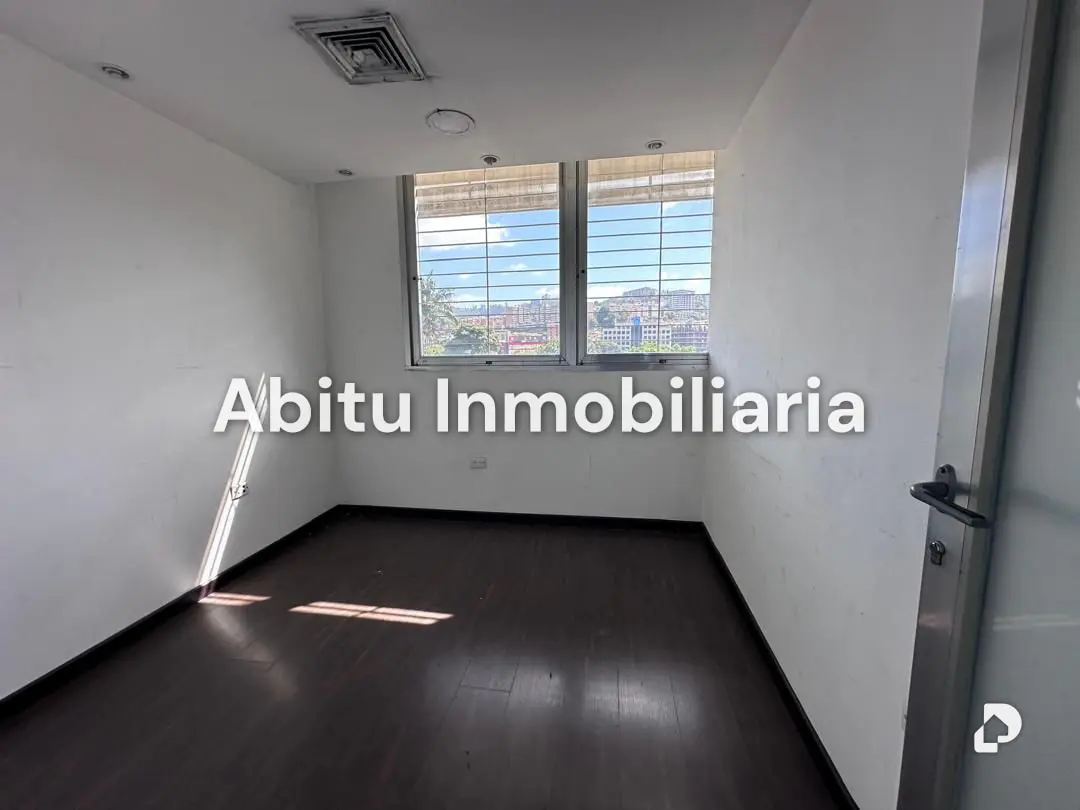 Office in La Trinidad, Caracas – 15