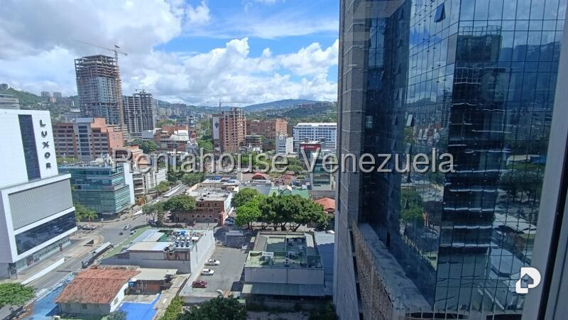 Oficina en Las Mercedes, Caracas – 11