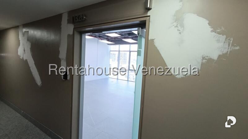 Oficina en Las Mercedes, Caracas – 4