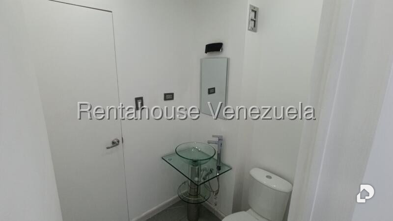 Oficina en Las Mercedes, Caracas – 9