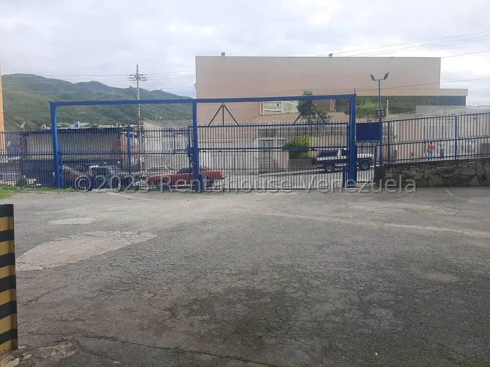 Warehouse in Ruiz Pineda, Caracas - 1