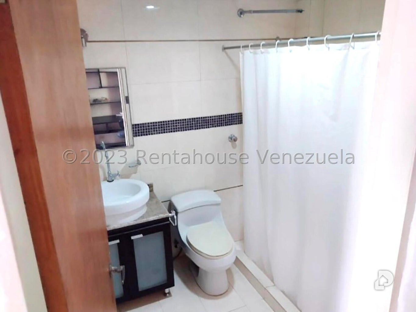 Casa en Karimao Country, Caracas – 30