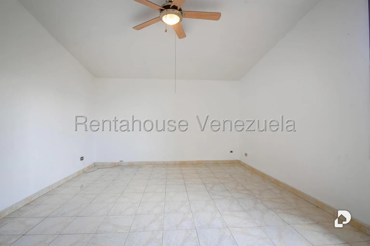 Casa en Santa Fe Norte, Caracas – 13
