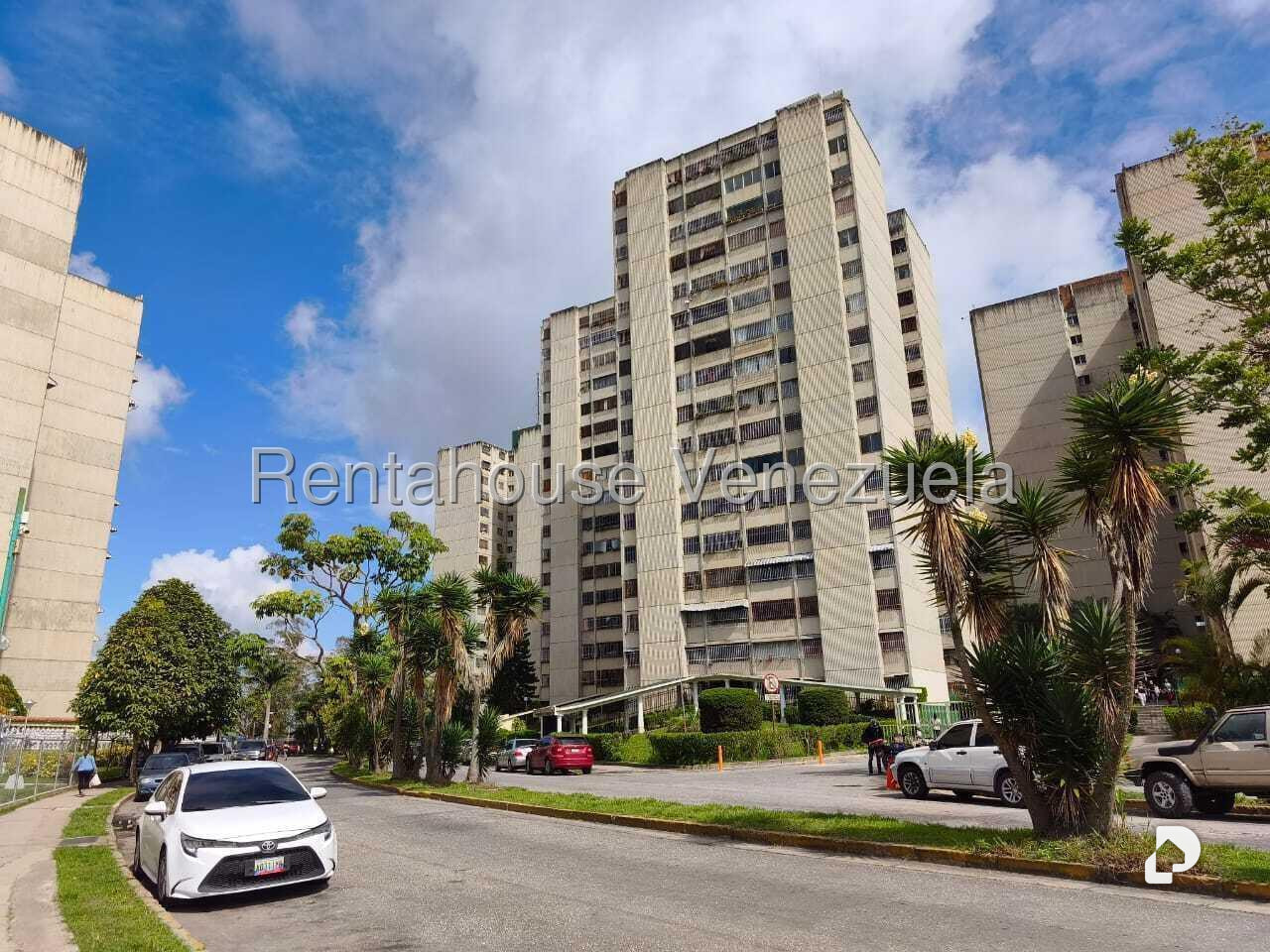 Apartamento en La Rosaleda, San Antonio de Los Altos – 1
