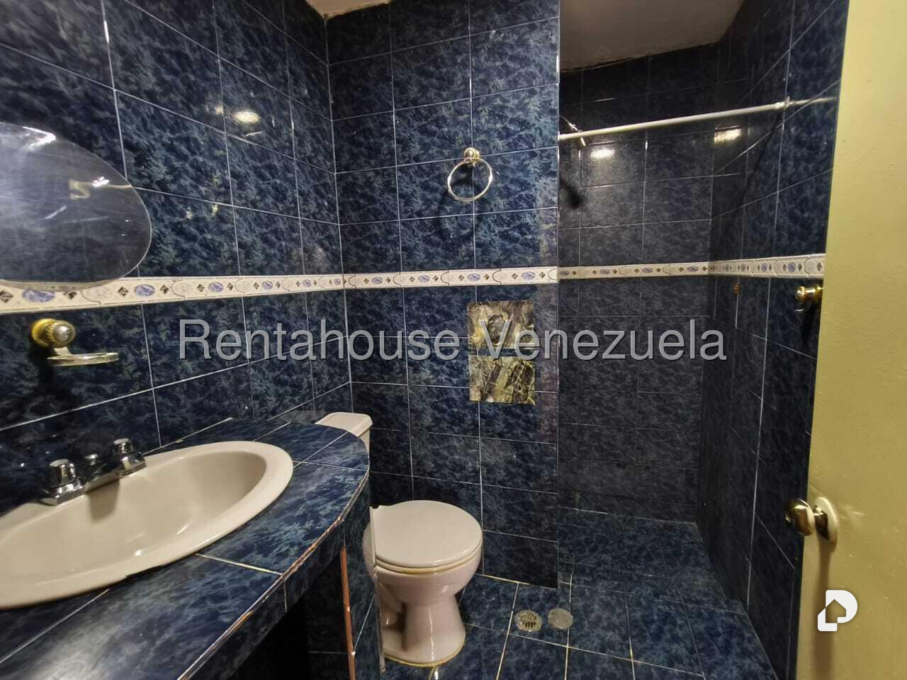 Apartamento en La Rosaleda, San Antonio de Los Altos – 11