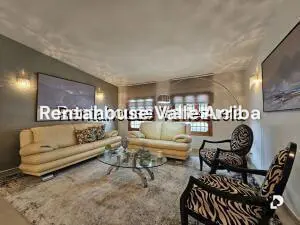 Casa en Cumbres de Curumo, Caracas – 28