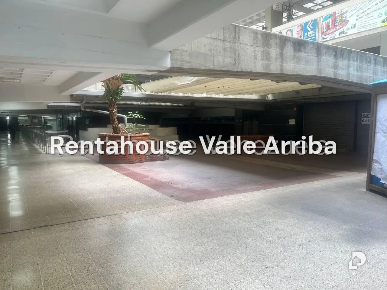 Local comercial en Los Palos Grandes, Caracas – 19