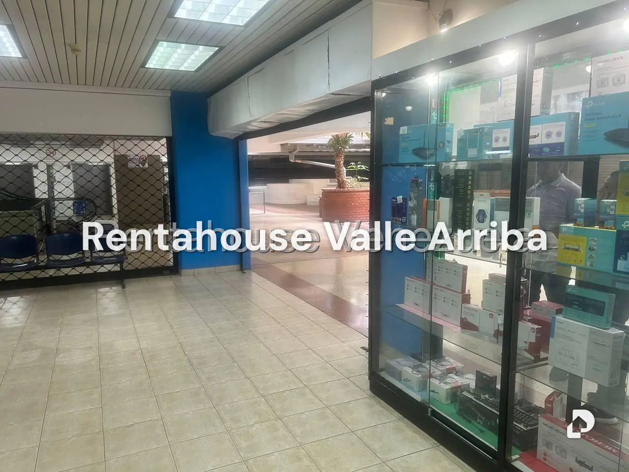 Local comercial en Los Palos Grandes, Caracas – 13
