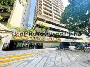 Commercial space in Los Palos Grandes, Caracas - 1