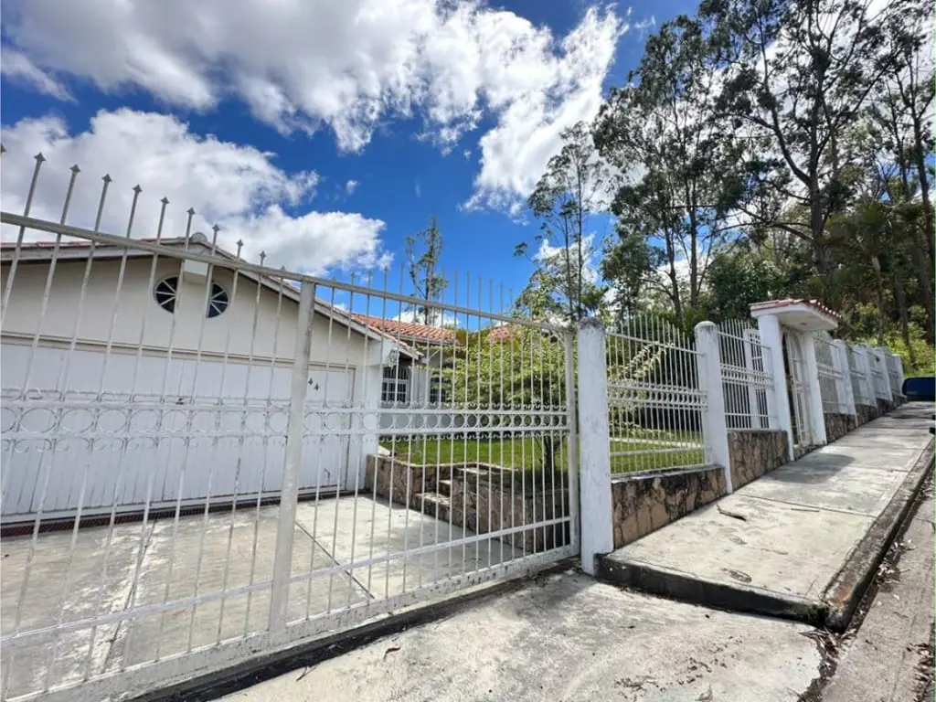 Casa en San Antonio de Los Altos, Altos Mirandinos - 1