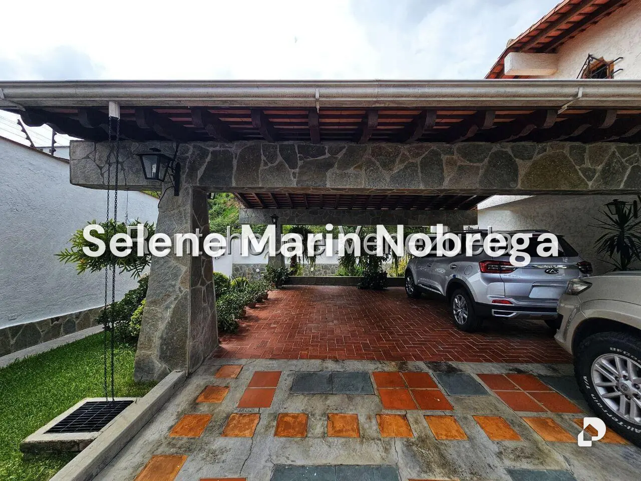 House in Cumbres de Curumo, Caracas – 13