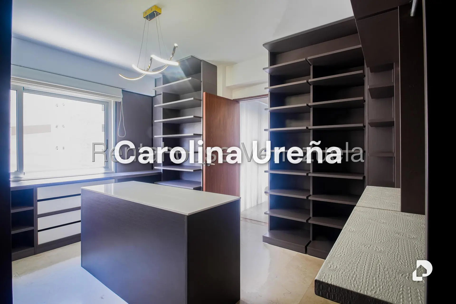 Apartamento en Las Mesetas de Santa Rosa de Lima, Caracas – 24