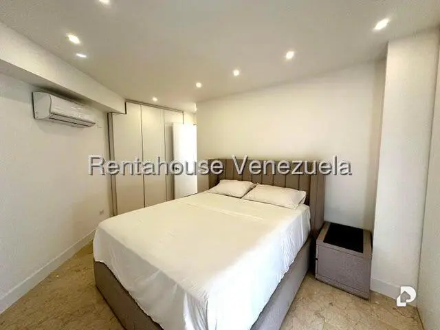 Apartamento en El Rosal, Caracas – 12